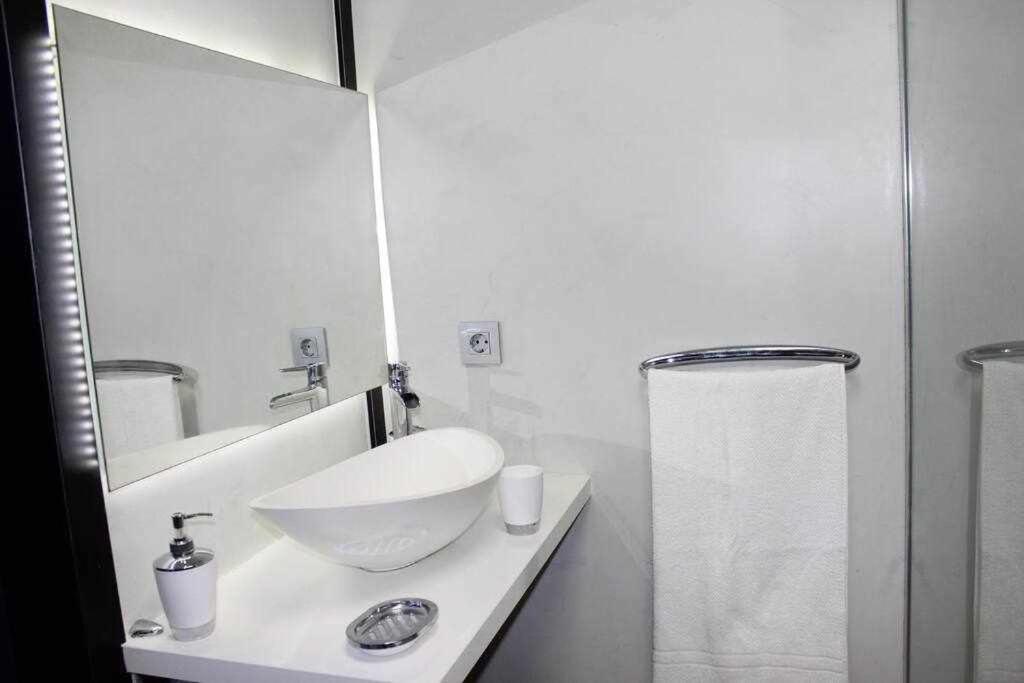 Apartamento Con Diseno Moderno Y Piscina تاوريتو المظهر الخارجي الصورة
